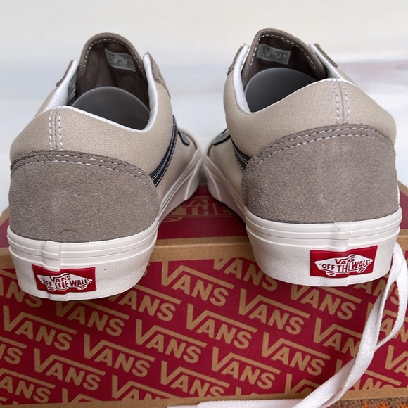 Vans WMNS Old Skool
Earth Tones Moon Rock
VN0007NTCH8
Sneakers - Picture 14 of 16